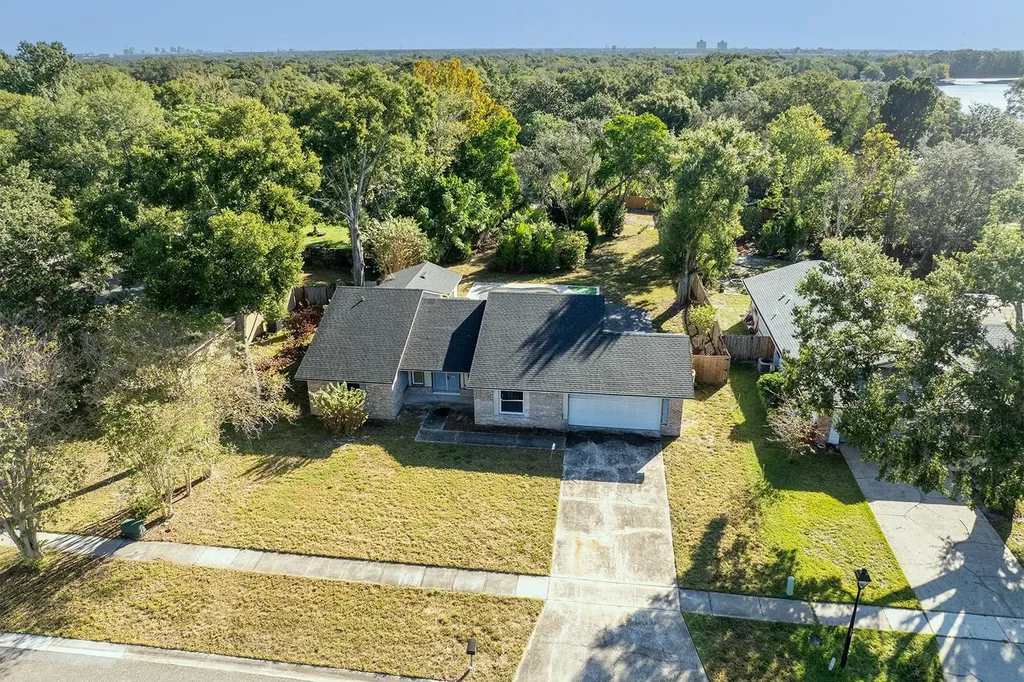 5701 Pitch Pine Drive Orlando FL 32819