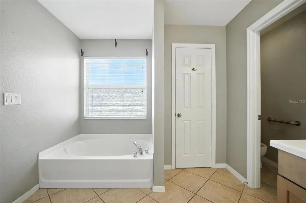 9010 Gladiolus Preserve Circle Fort Myers FL 33908