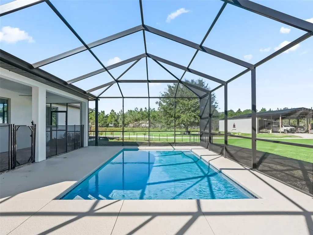 9209 W Highway 316 Reddick FL 32686