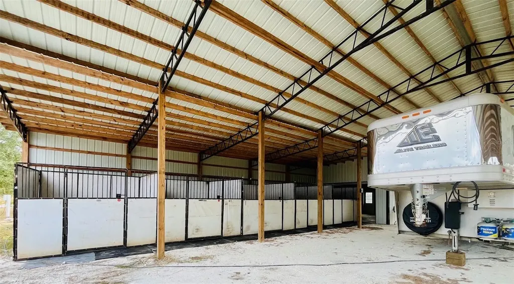 9209 W Highway 316 Reddick FL 32686