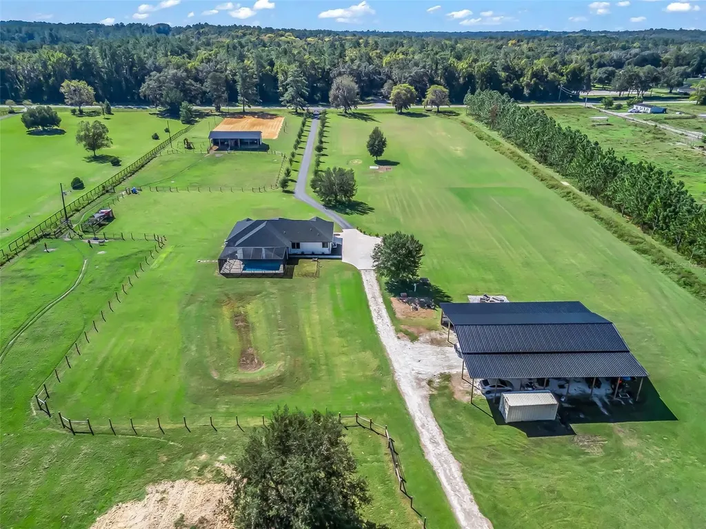 9209 W Highway 316 Reddick FL 32686