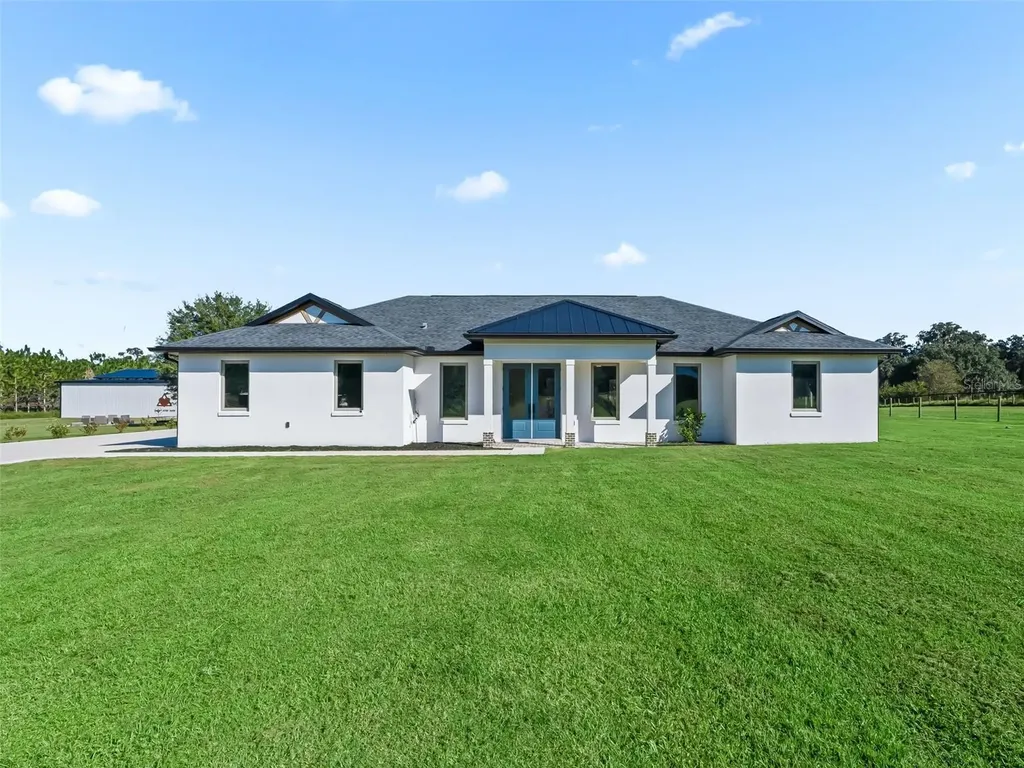 9209 W Highway 316 Reddick FL 32686