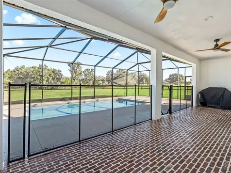 9209 W Highway 316 Reddick FL 32686