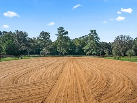 9209 W Highway 316 Reddick FL 32686