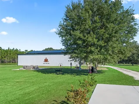 9209 W Highway 316 Reddick FL 32686