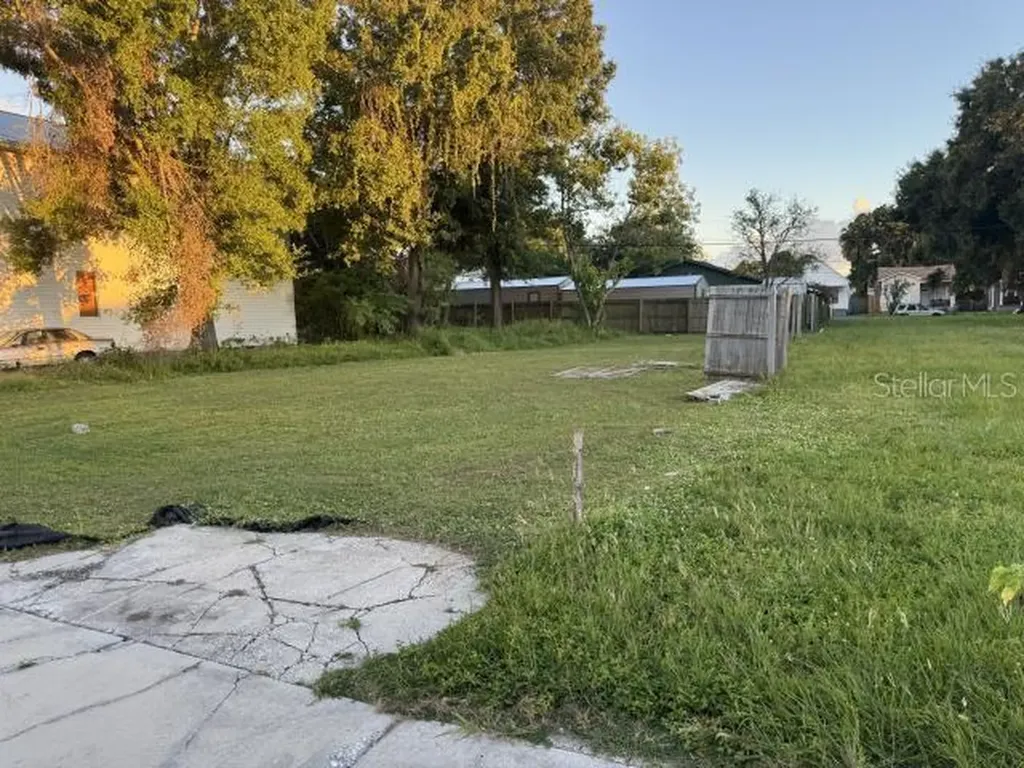 2328 W Cherry Street Tampa FL 33607