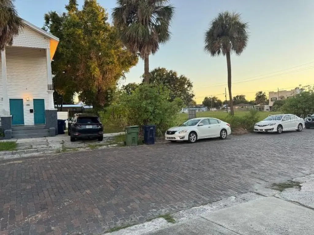 2328 W Cherry Street Tampa FL 33607