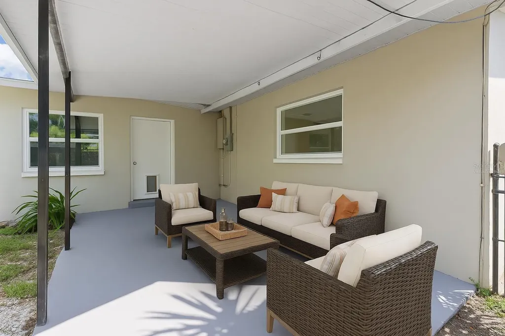 10126 Bahama Court Seminole FL 33776