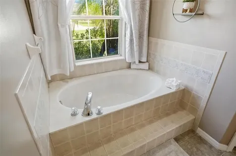 8 Lewis Shire Palm Coast FL 32137
