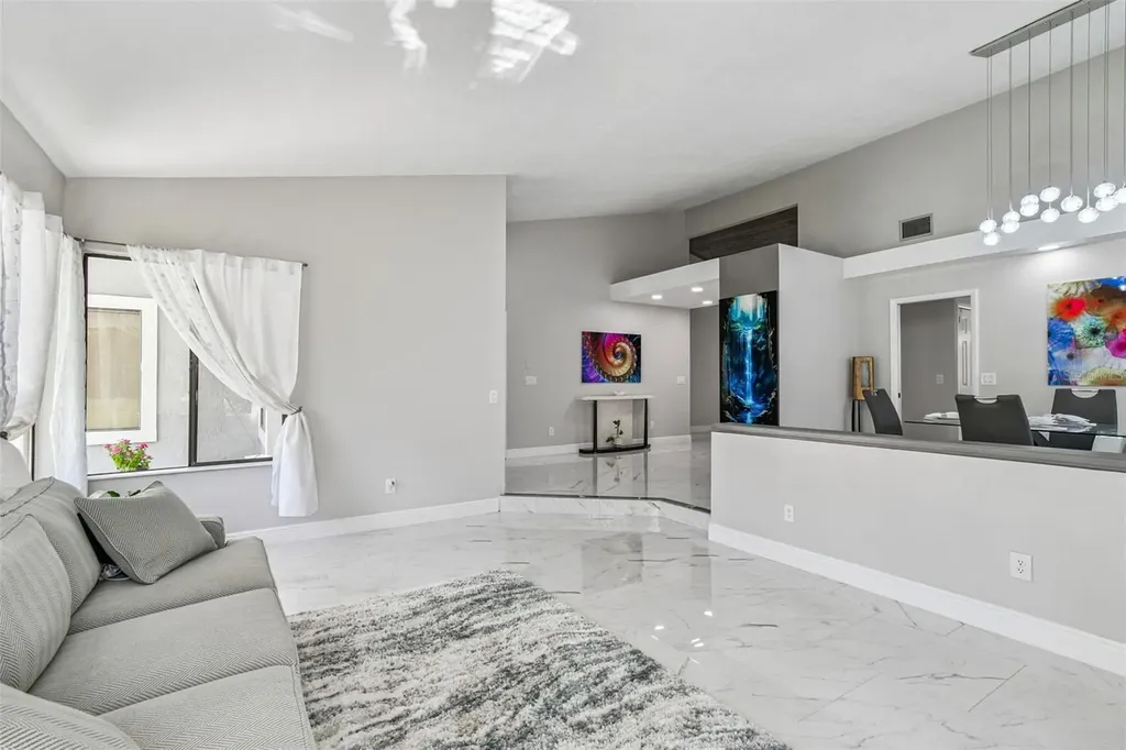 14603 Village Glen Circle Tampa FL 33618