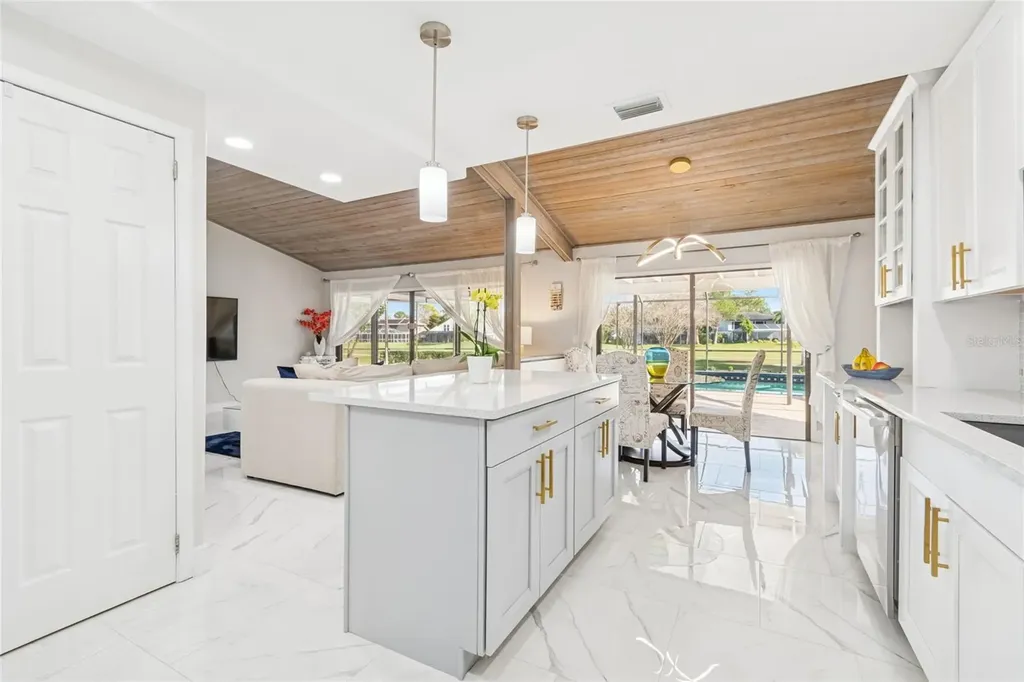 14603 Village Glen Circle Tampa FL 33618