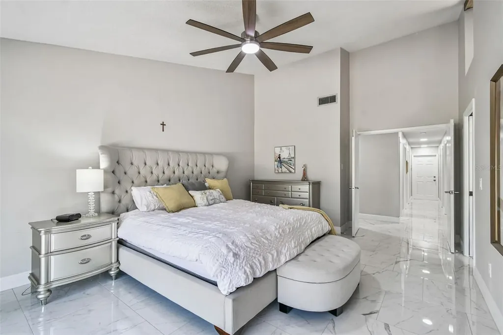 14603 Village Glen Circle Tampa FL 33618