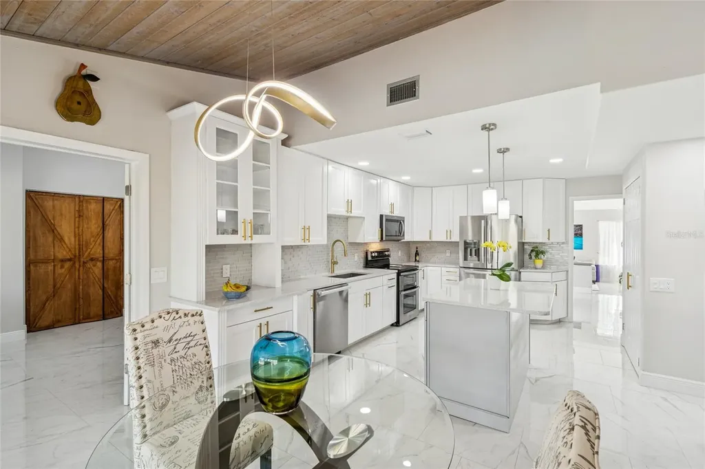 14603 Village Glen Circle Tampa FL 33618