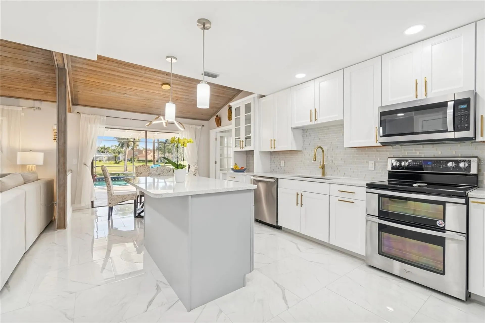14603 Village Glen Circle Tampa FL 33618