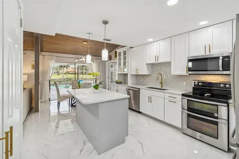 14603 Village Glen Circle Tampa FL 33618