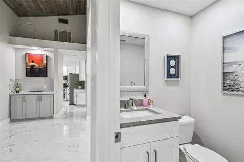 14603 Village Glen Circle Tampa FL 33618