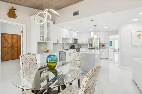 14603 Village Glen Circle Tampa FL 33618