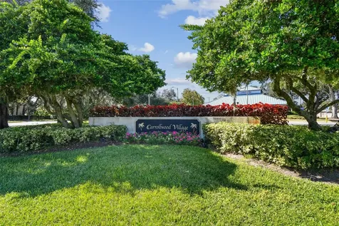 14603 Village Glen Circle Tampa FL 33618