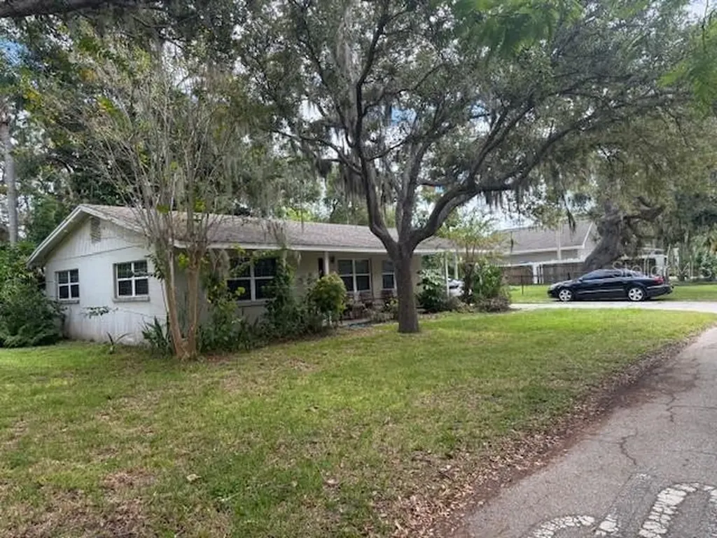1905 S Jefferson Avenue Sarasota FL 34239