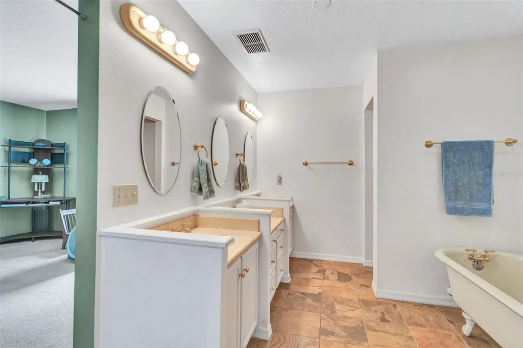 1842 W Virginia Drive Kissimmee FL 34744