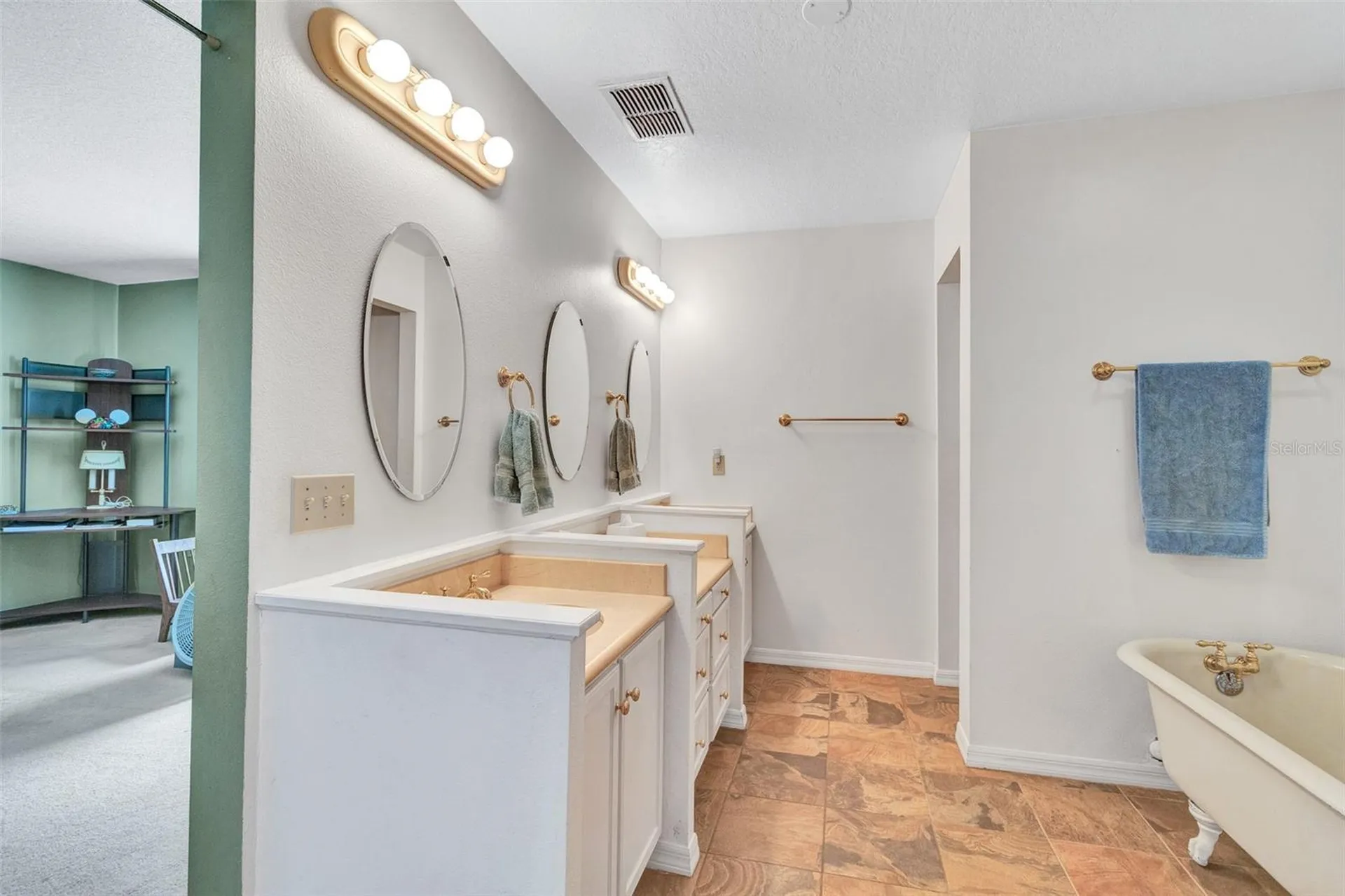 1842 W Virginia Drive Kissimmee FL 34744