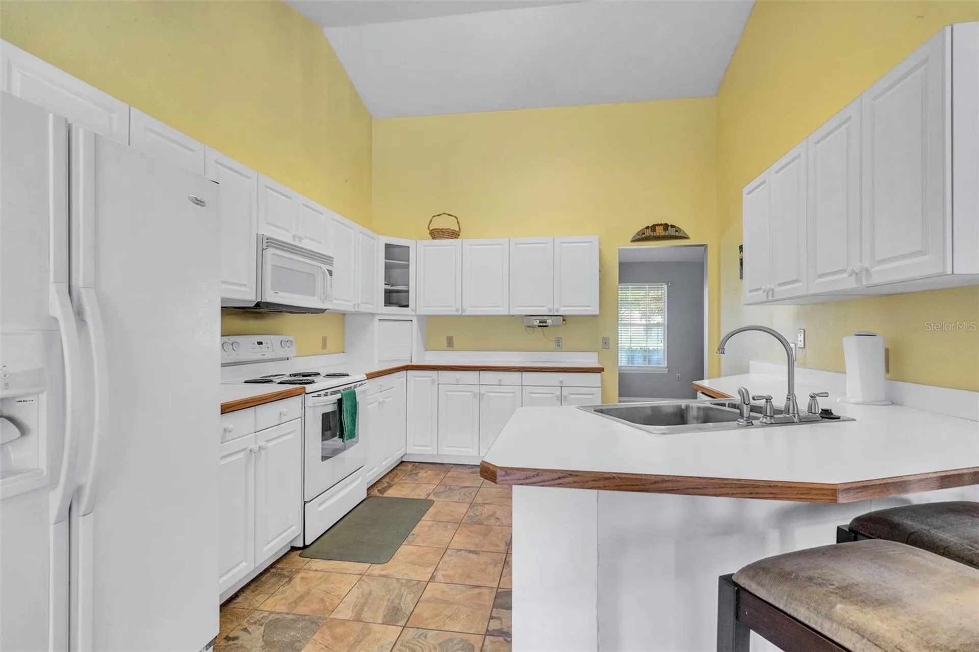 1842 W Virginia Drive Kissimmee FL 34744