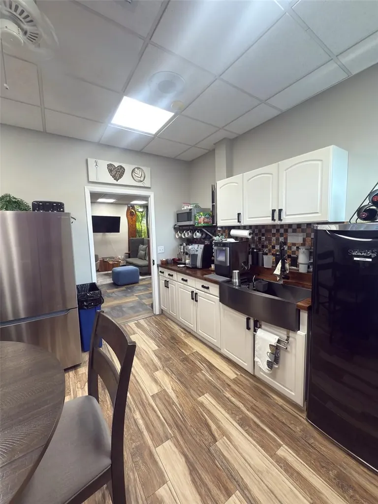 2729 State Road 580 Clearwater FL 33761