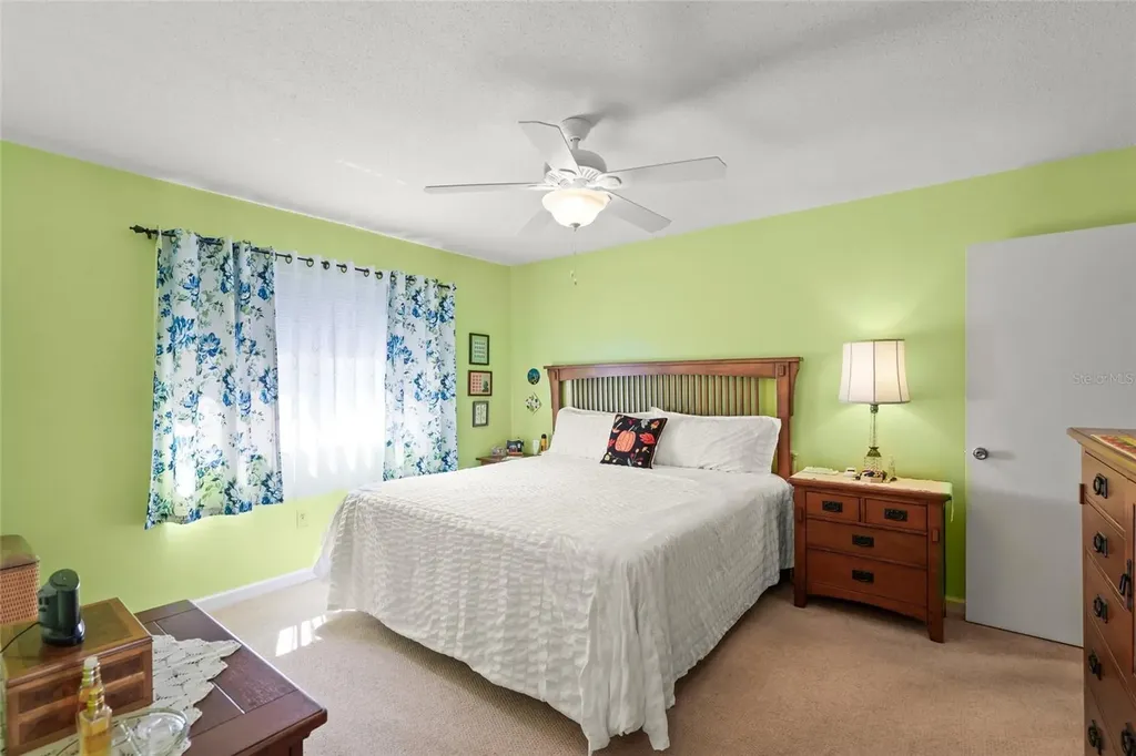 1325 Glen Oaks Drive E Sarasota FL 34232