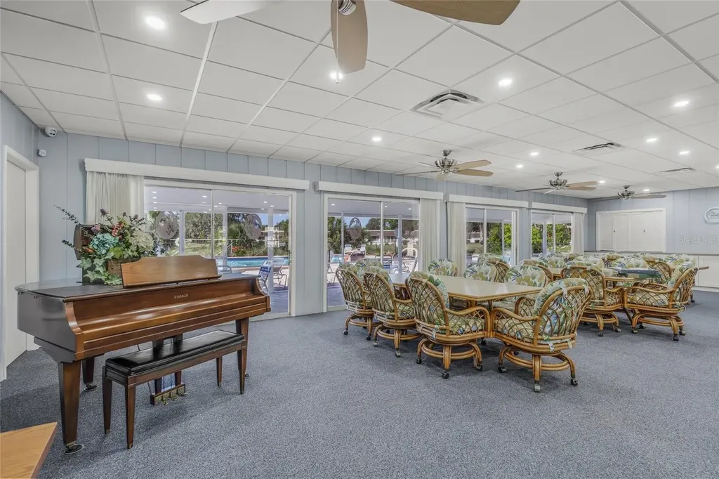 1325 Glen Oaks Drive E Sarasota FL 34232