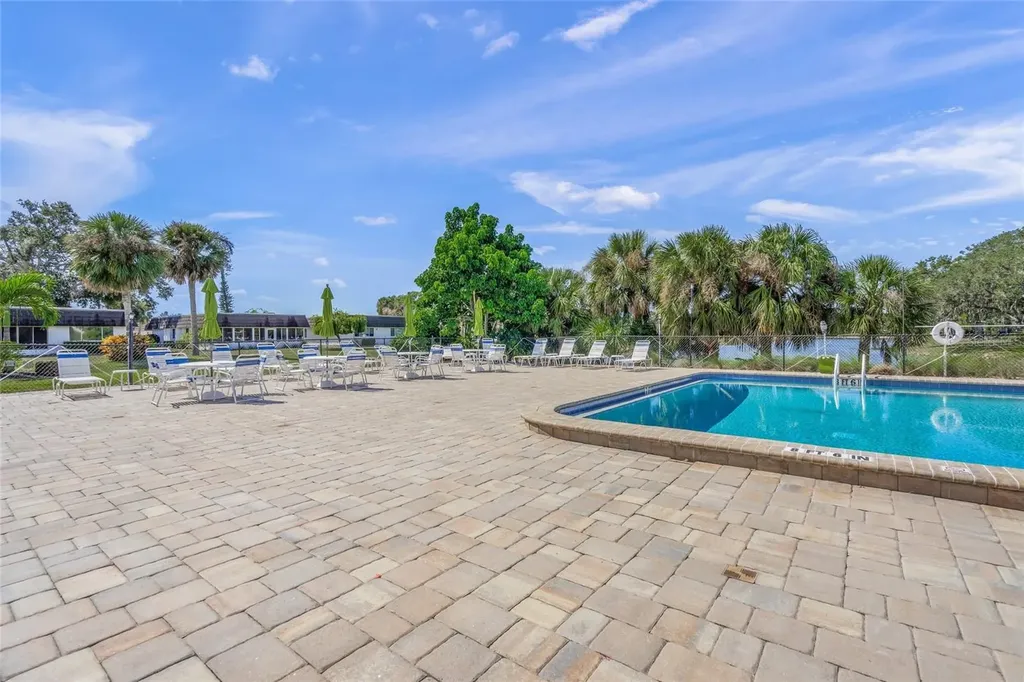1325 Glen Oaks Drive E Sarasota FL 34232