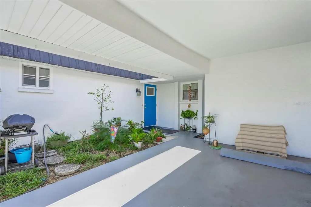 1325 Glen Oaks Drive E Sarasota FL 34232