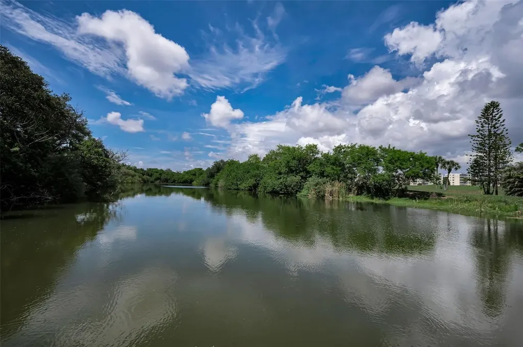 1400 Water View Drive W Largo FL 33771