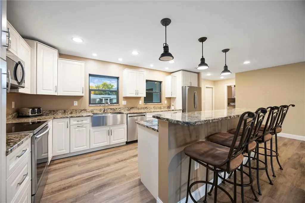 635 Tropical Circle Sarasota FL 34242