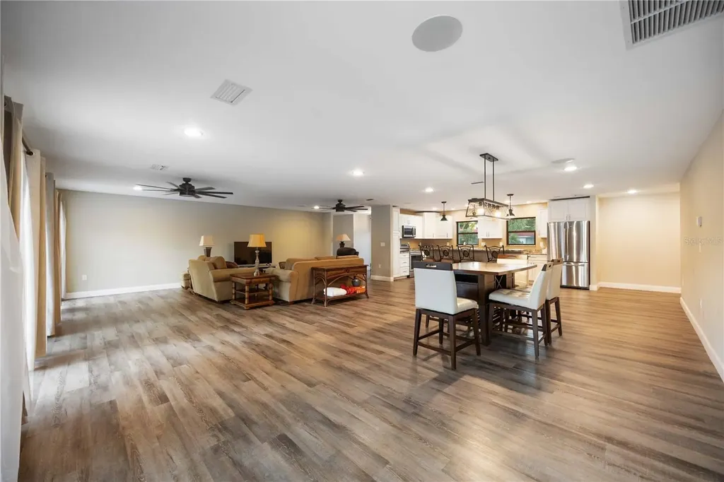 635 Tropical Circle Sarasota FL 34242