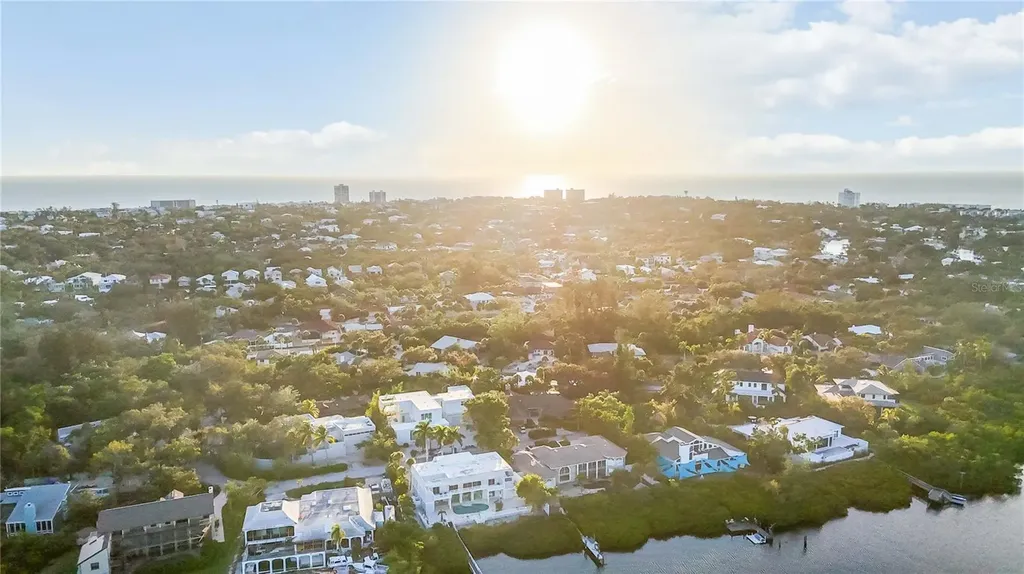 635 Tropical Circle Sarasota FL 34242