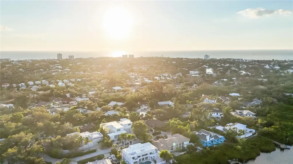 635 Tropical Circle Sarasota FL 34242