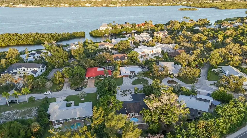 635 Tropical Circle Sarasota FL 34242