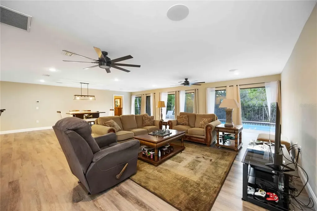 635 Tropical Circle Sarasota FL 34242