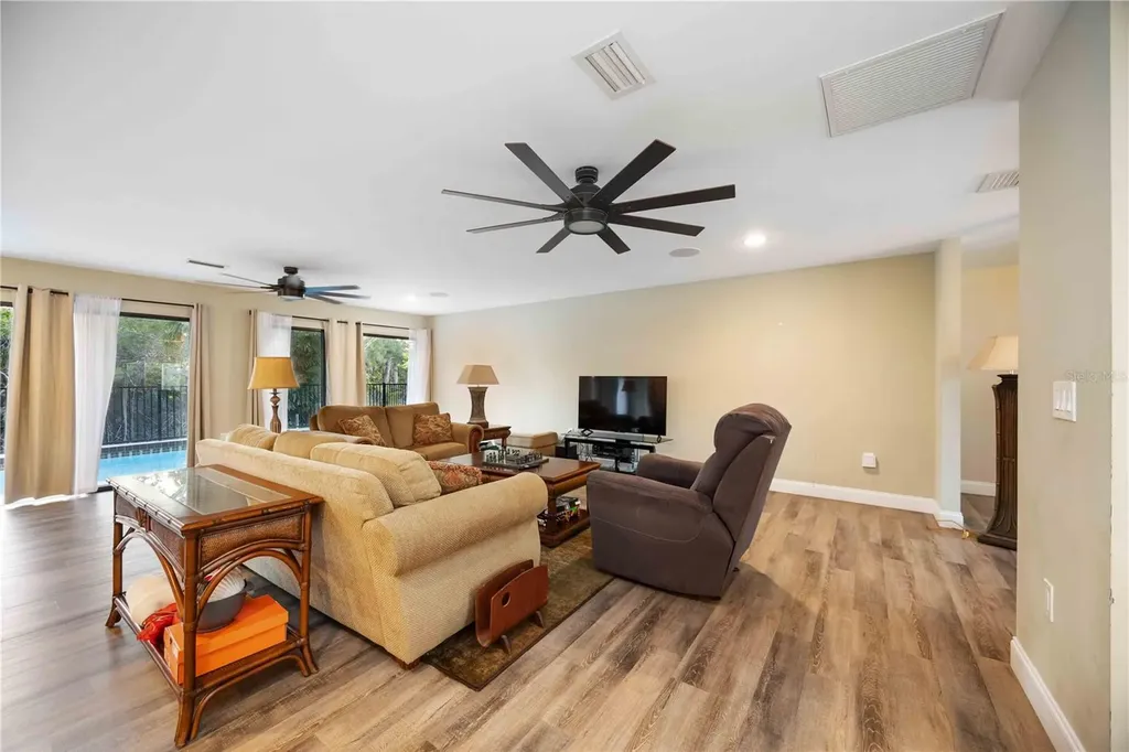 635 Tropical Circle Sarasota FL 34242
