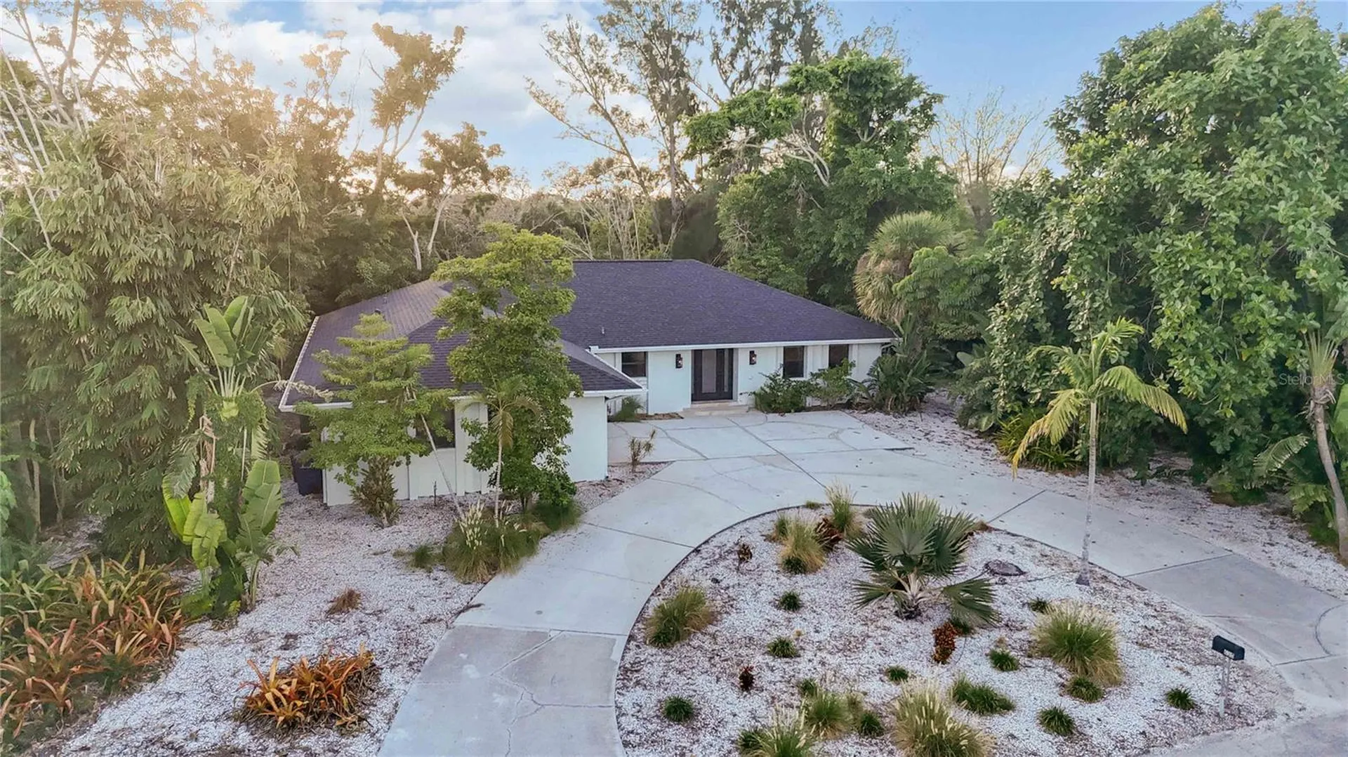 635 Tropical Circle Sarasota FL 34242