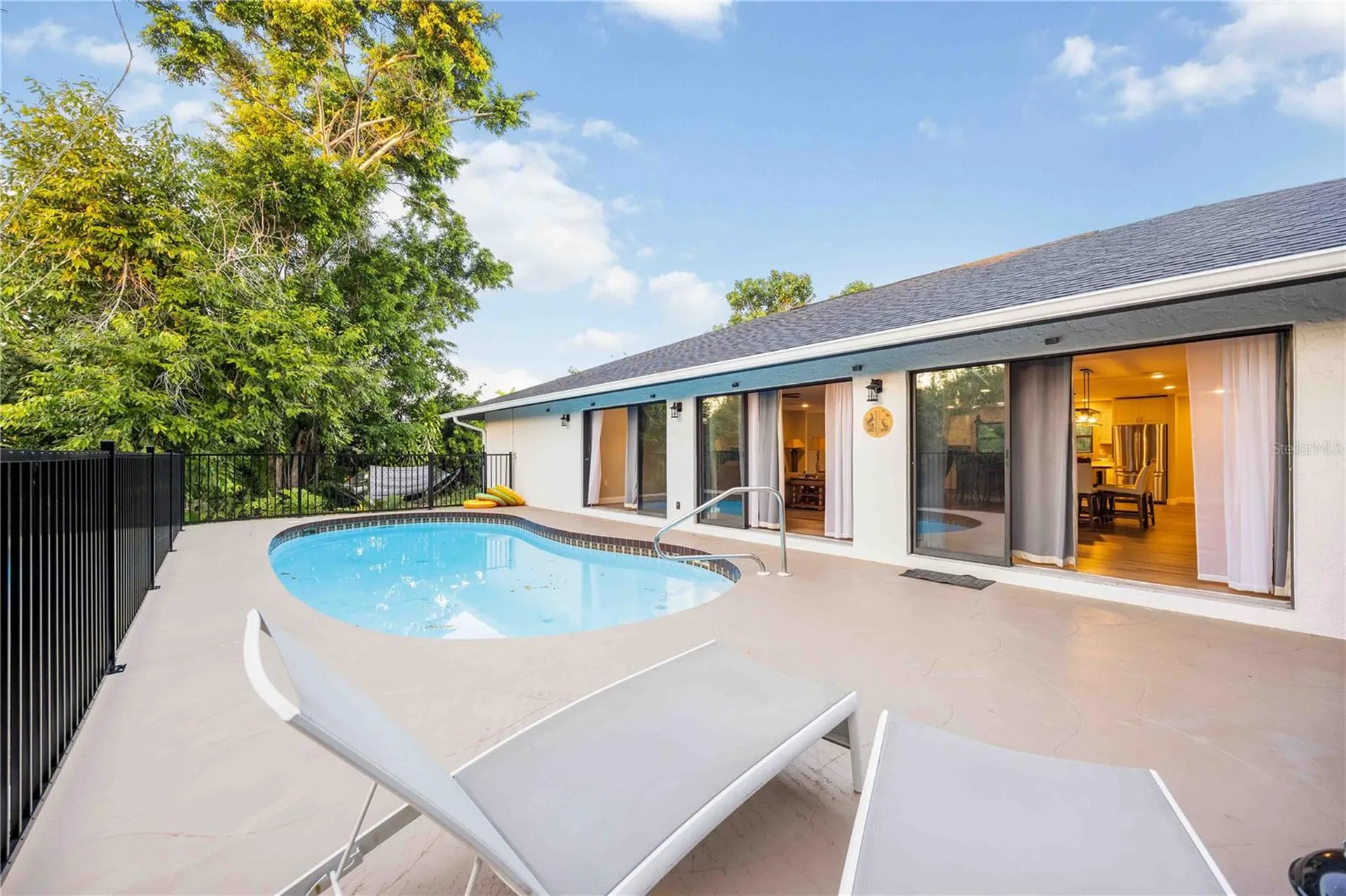 635 Tropical Circle Sarasota FL 34242
