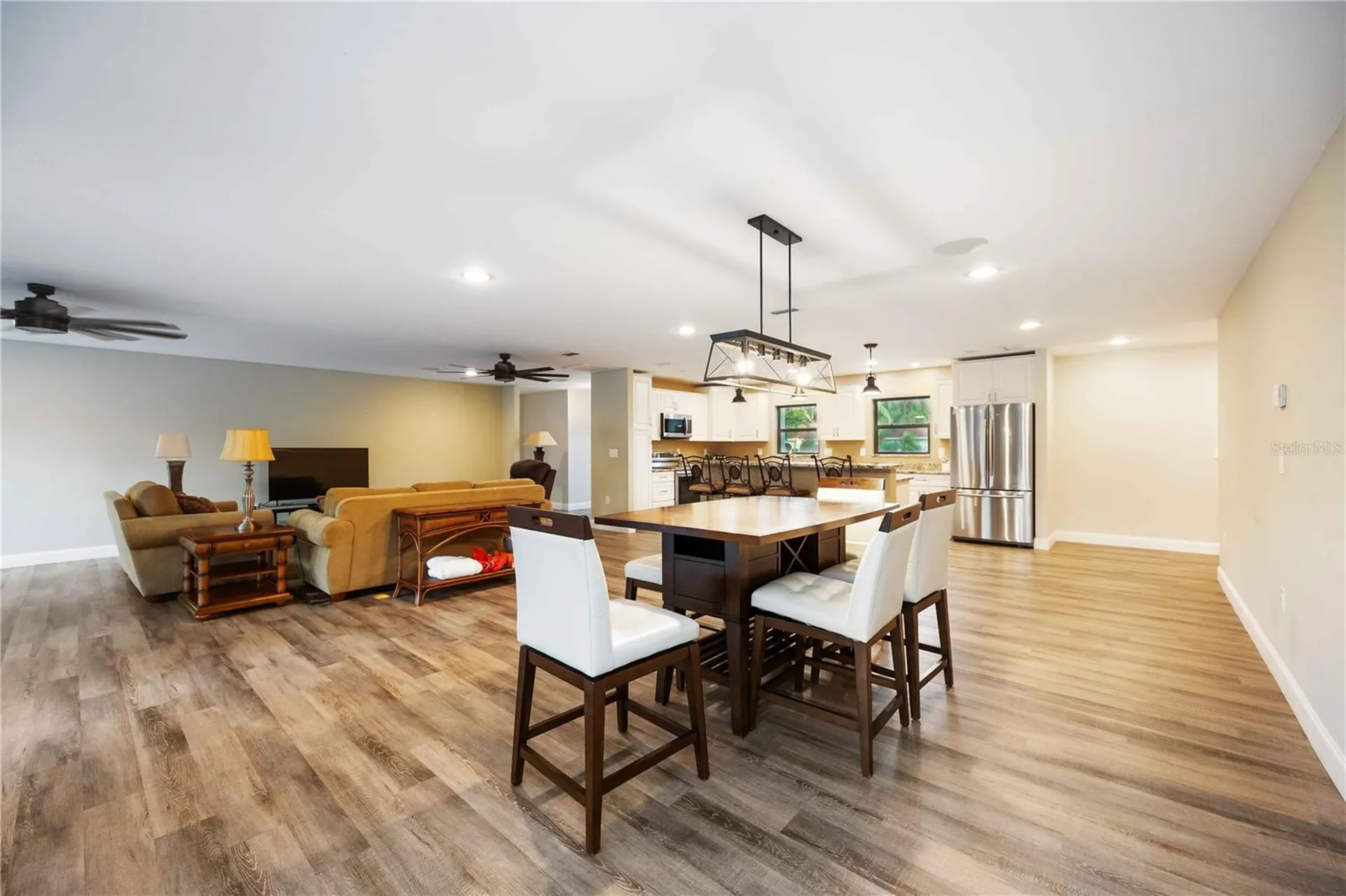 635 Tropical Circle Sarasota FL 34242