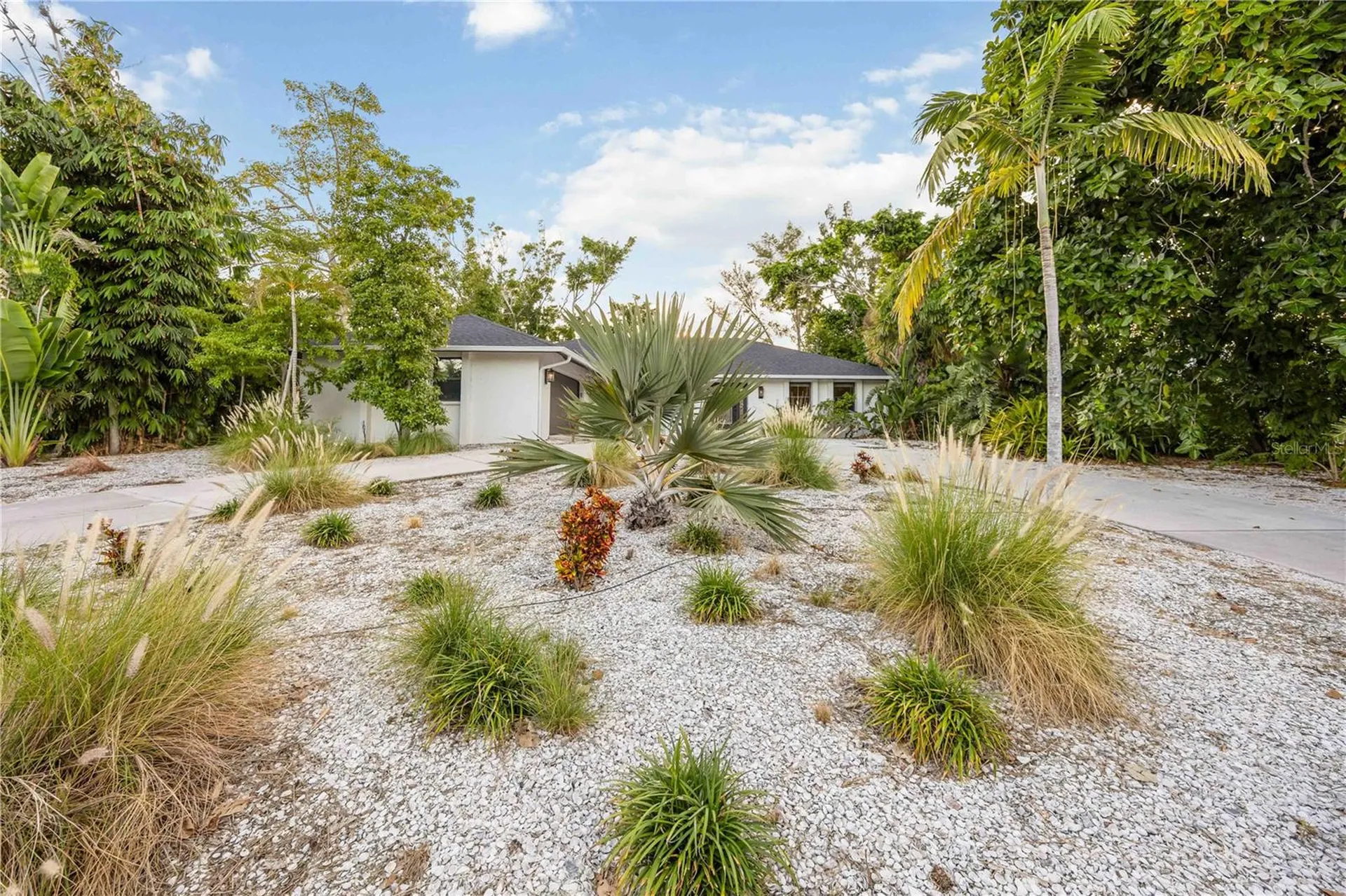 635 Tropical Circle Sarasota FL 34242