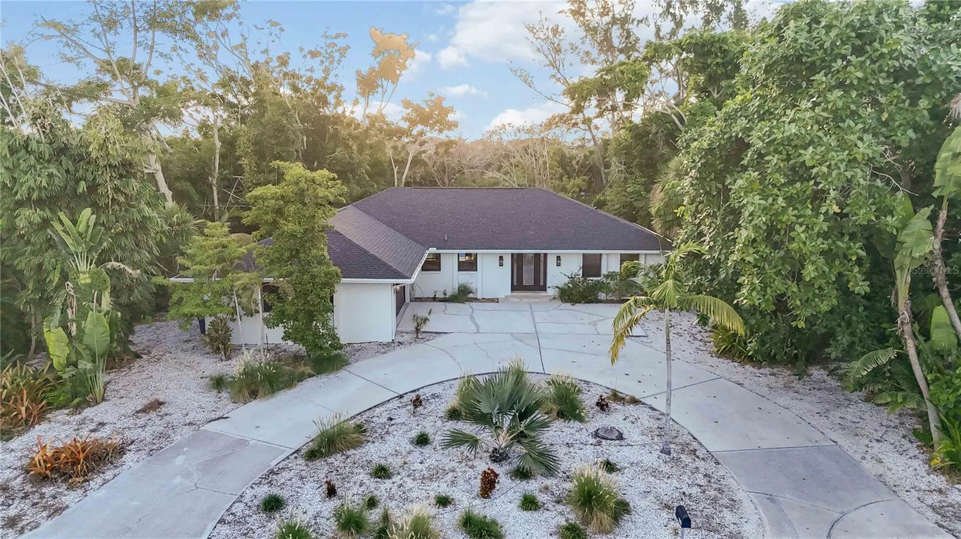 635 Tropical Circle Sarasota FL 34242