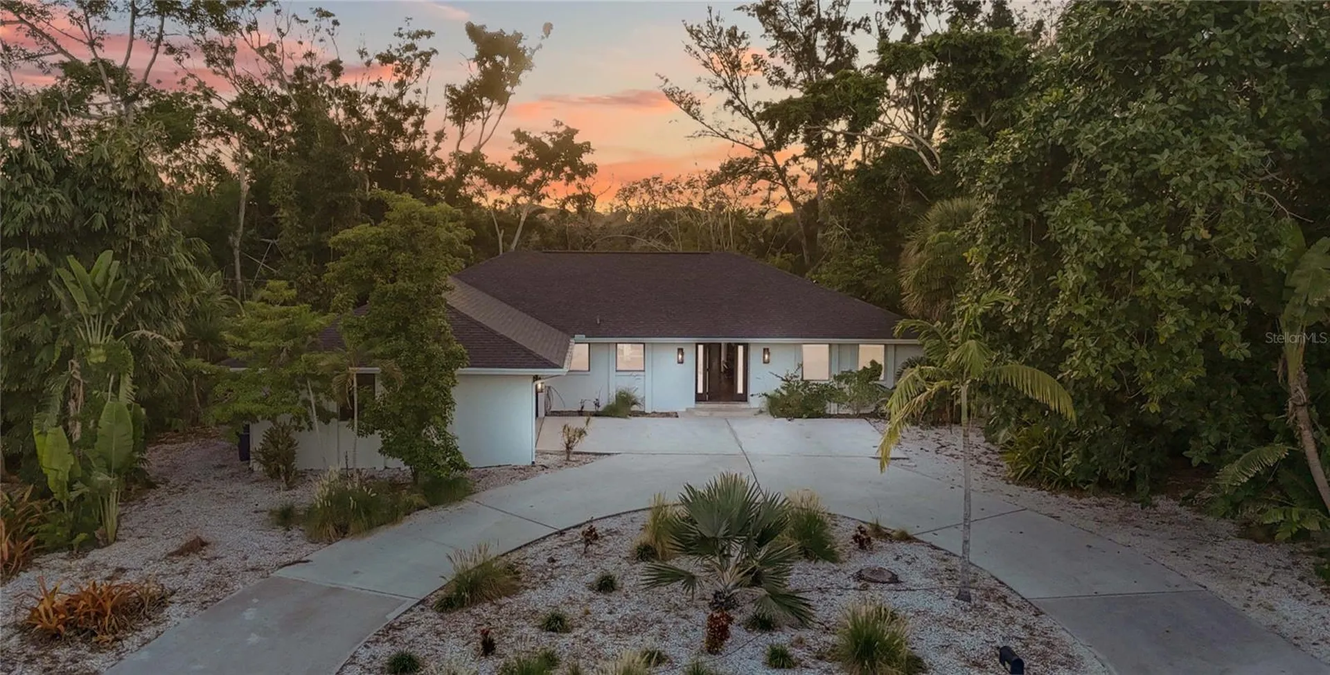 635 Tropical Circle Sarasota FL 34242