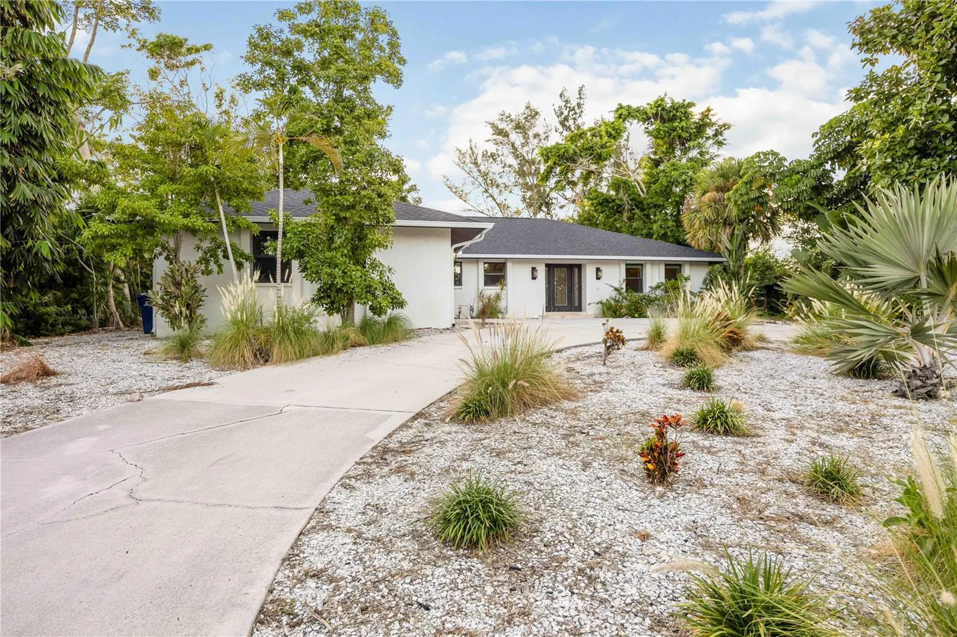 635 Tropical Circle Sarasota FL 34242