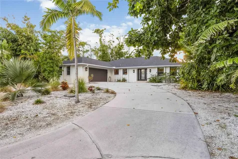 635 Tropical Circle Sarasota FL 34242