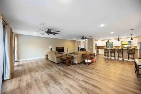 635 Tropical Circle Sarasota FL 34242