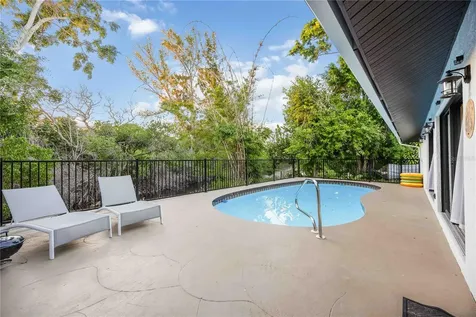 635 Tropical Circle Sarasota FL 34242