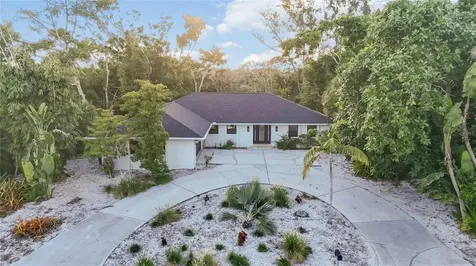 635 Tropical Circle Sarasota FL 34242